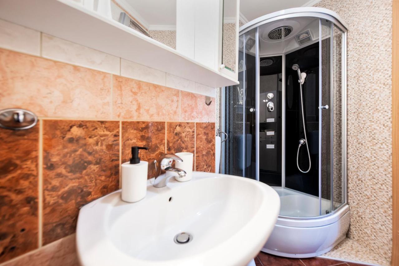 Ap Downtown Apartment Rovinj Exterior photo