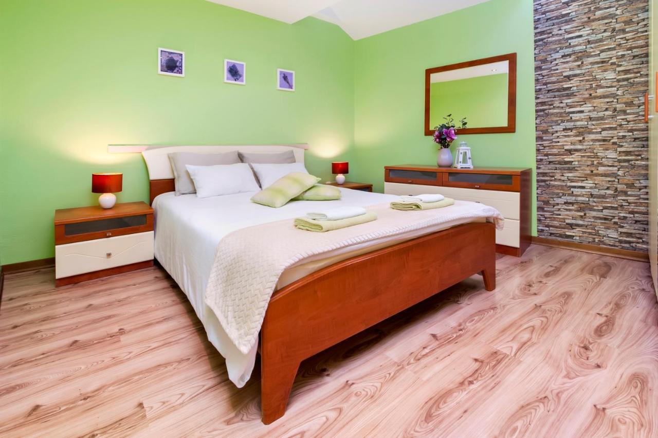 Ap Downtown Apartment Rovinj Exterior photo